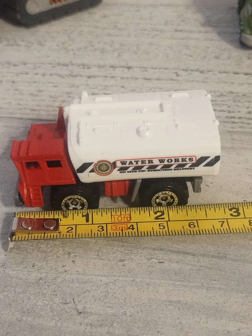 Lot 4 vehicles construction 3 matchbox diecast metal and plastic/1 maistoplstic